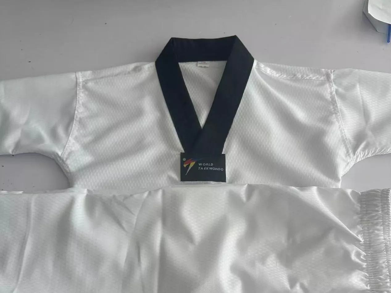Pourquoi les pratiquants d'arts martiaux du monde entier choisissent-ils les uniformes de taekwondo PandaWin Sports ?