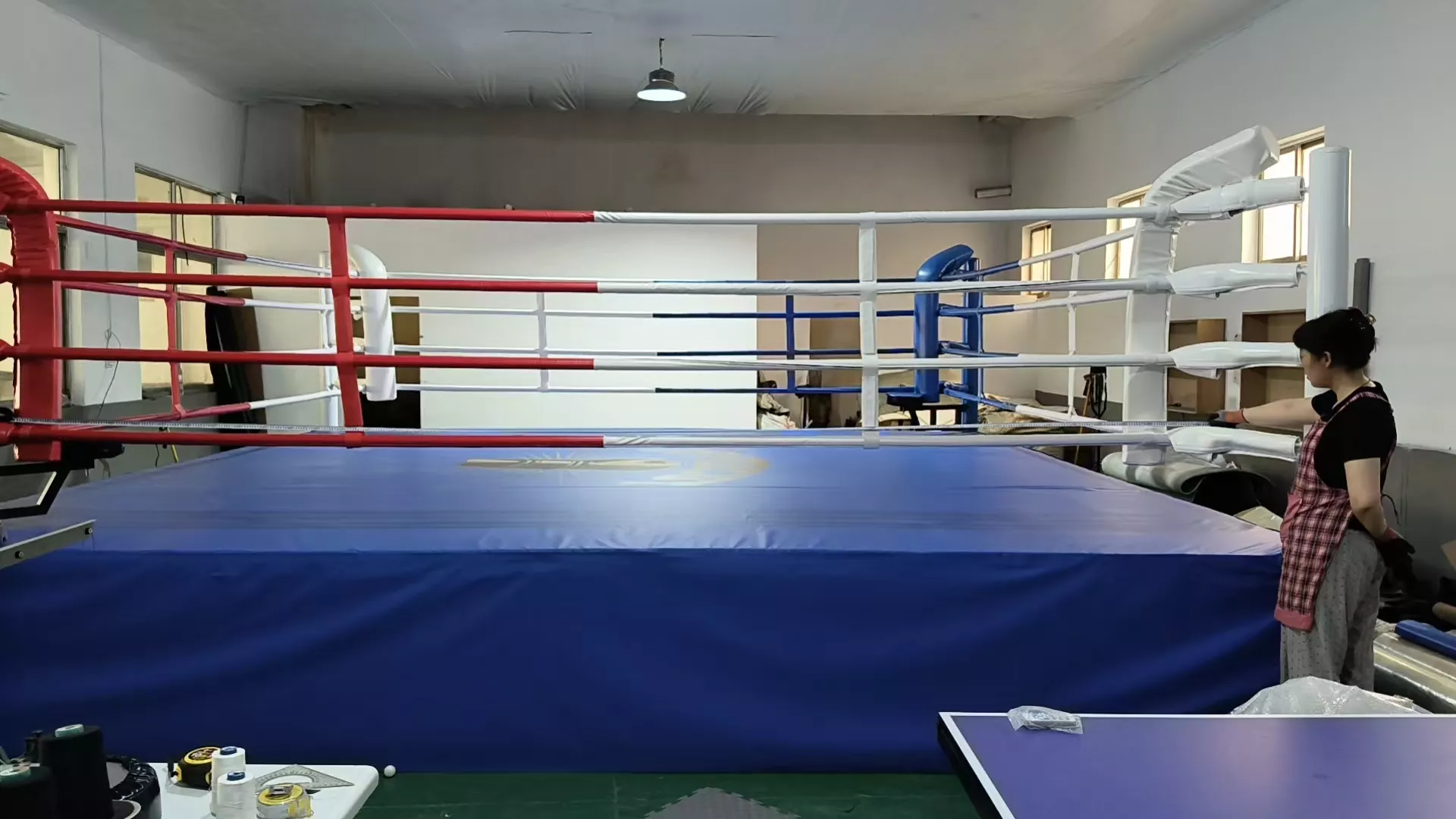 Comment construisons-nous des anneaux de boxe durables et prêts pour les tournois pour une utilisation intensive ?