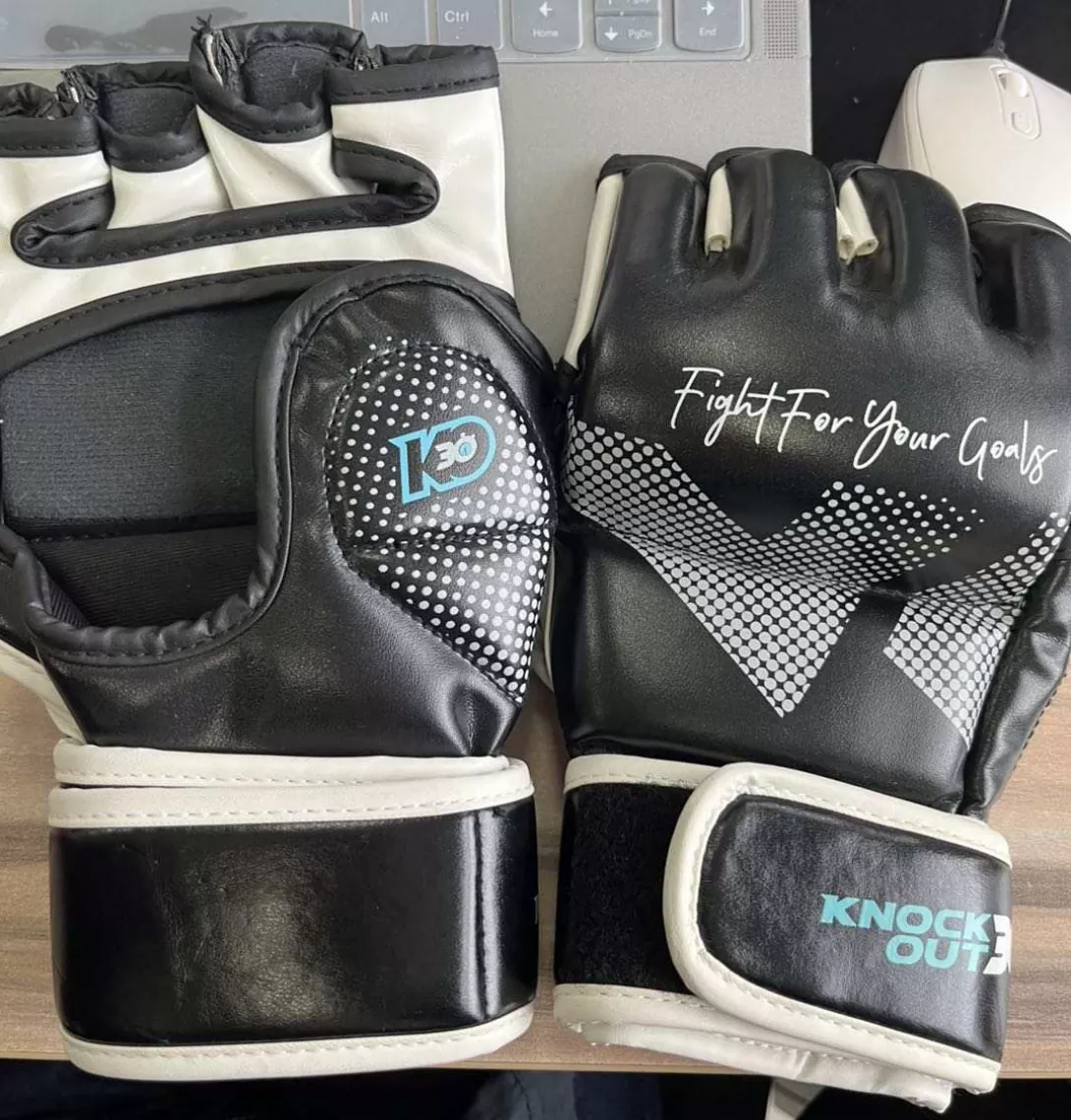 Quelle est la différence entre les gants MMA de compétition de style UFC et les gants MMA d’entraînement régulier ?